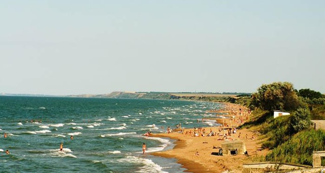 Вид на пляж в Кучугурах