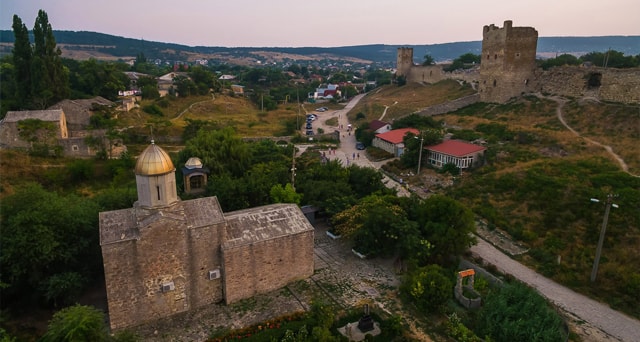 Старая крепость в Феодосии